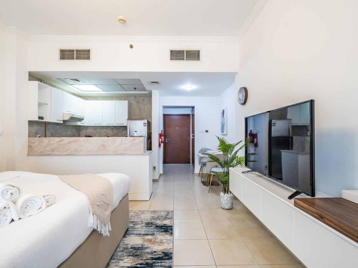 Apartment Delightful Studio With Balcony - Burj Al Nujoom *