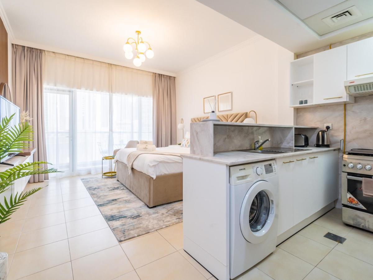 Apartment Delightful Studio With Balcony - Burj Al Nujoom *