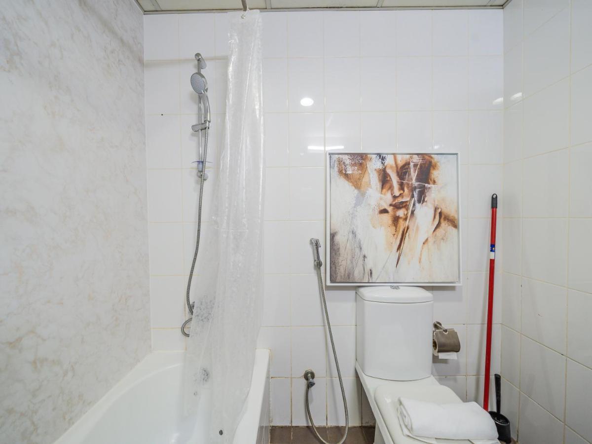 Delightful Studio With Balcony - Burj Al Nujoom Apartment