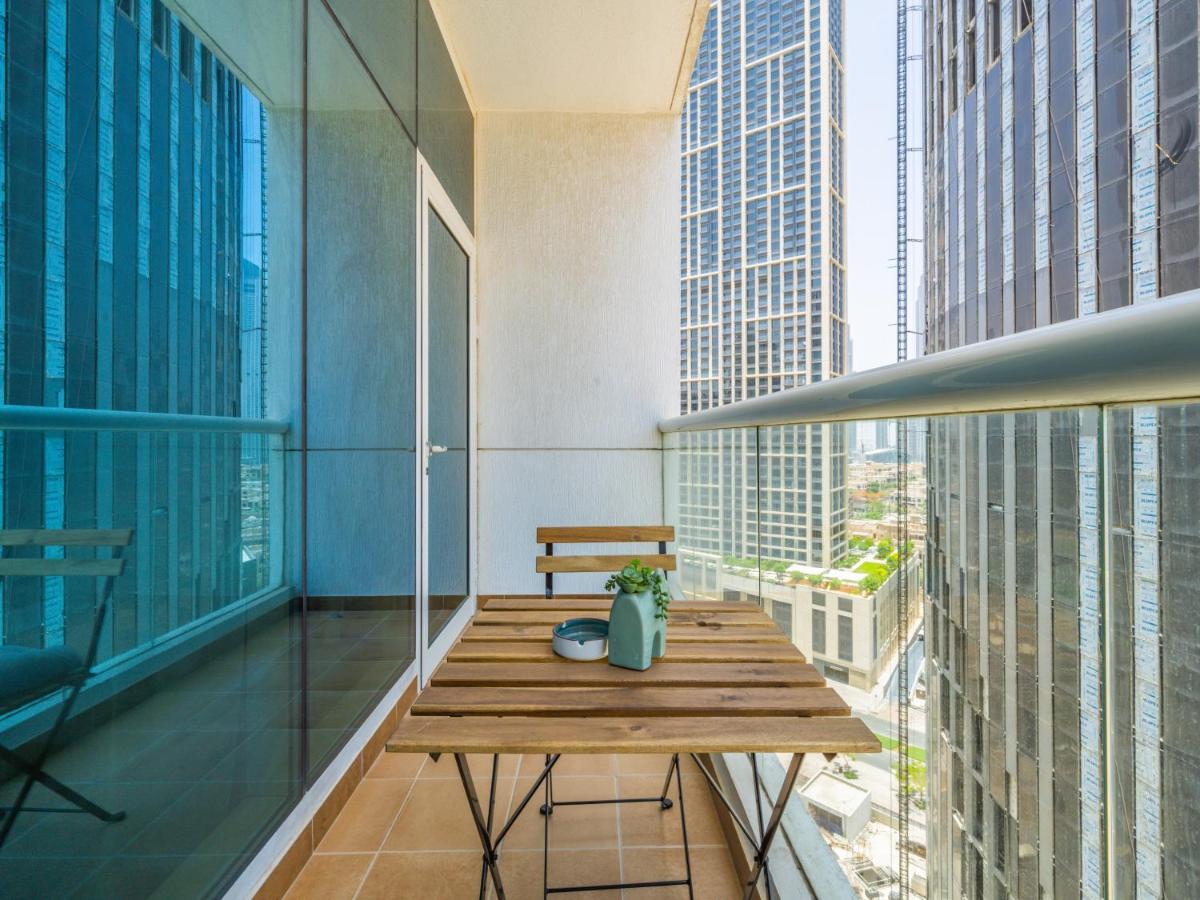 Apartment Delightful Studio With Balcony - Burj Al Nujoom Dubai